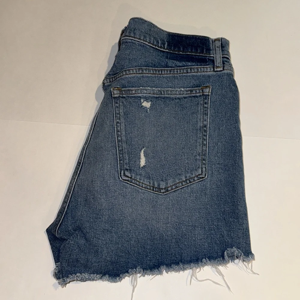 Abercrombie & Fitch High Rise Mom Shorts - Picture 3 of 3